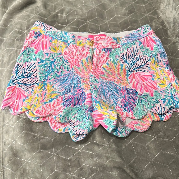 Like new colorful shorts - Picture 1 of 3